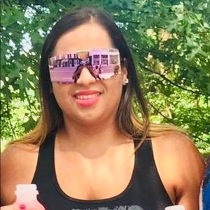 Meet your Posher, Iliana